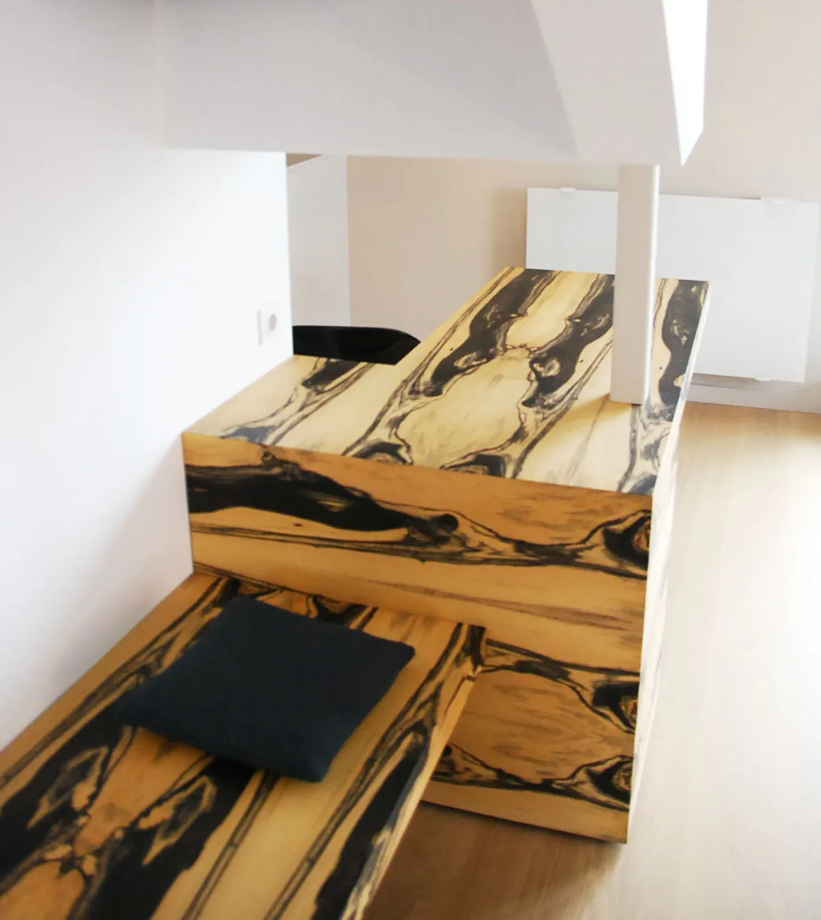 Triplex — image 04