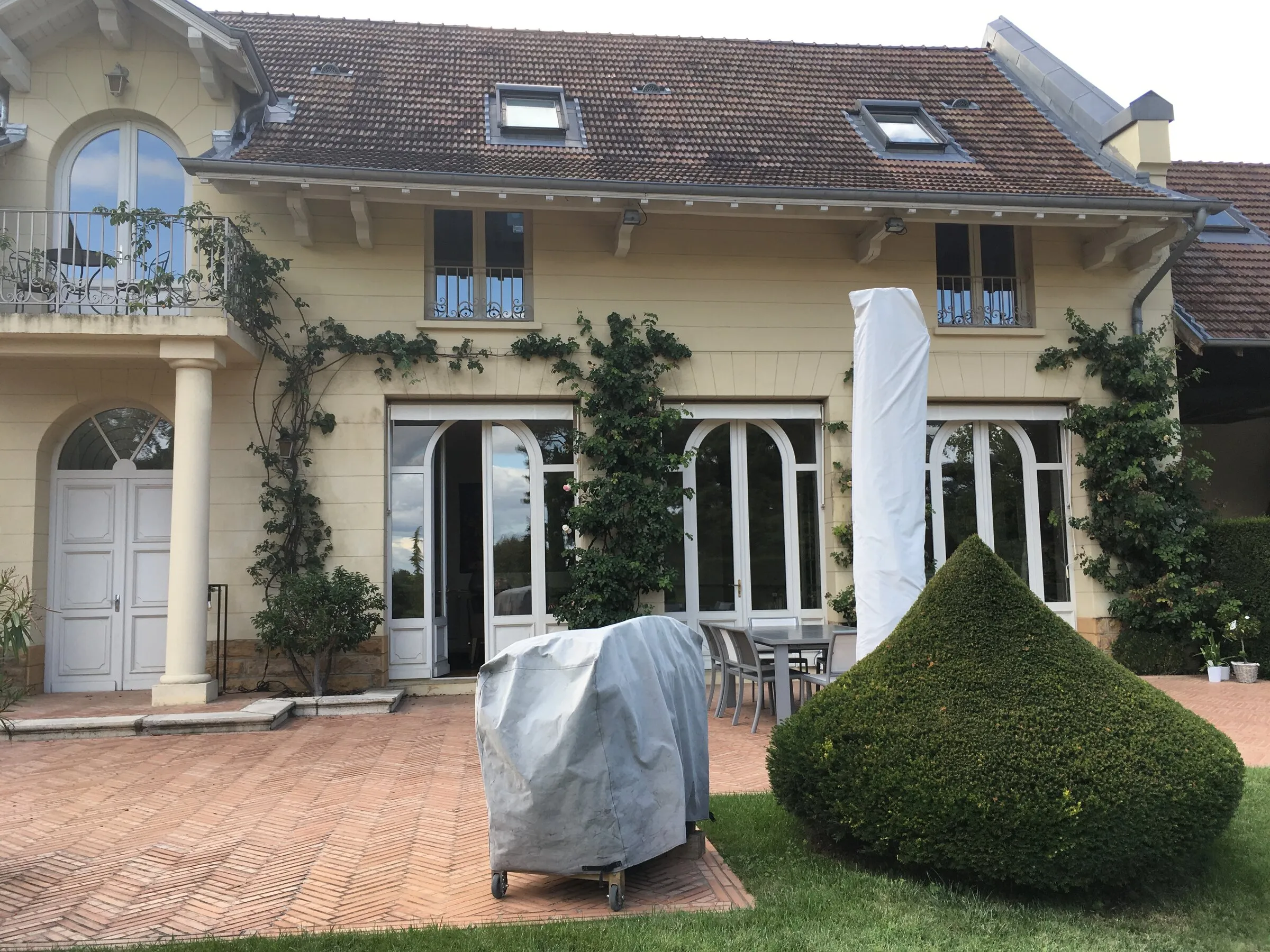 Maison Saint-Cyr — avant